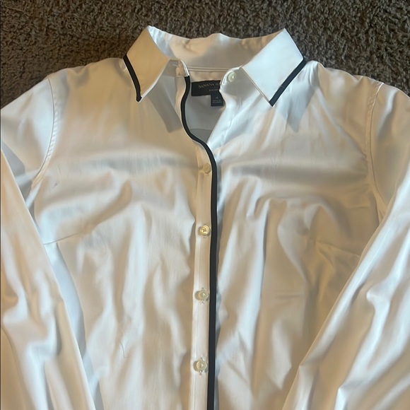 Banana Republic White Button Down Shirt with Black Accents - Picture 4 of 4